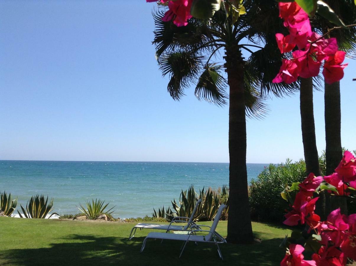 Villa Urb Playa Azul 24 Estepona Exterior foto