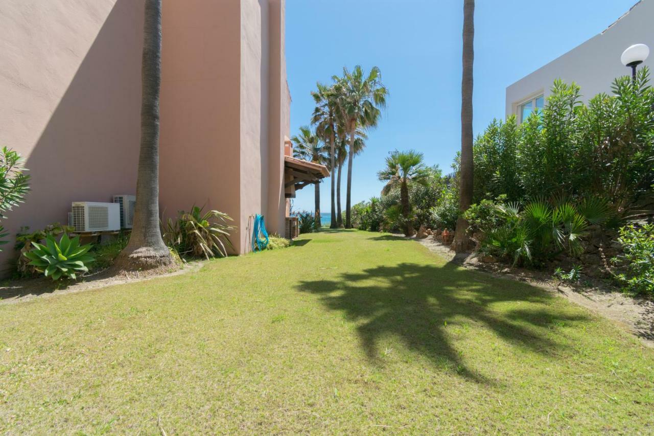 Villa Urb Playa Azul 24 Estepona Exterior foto